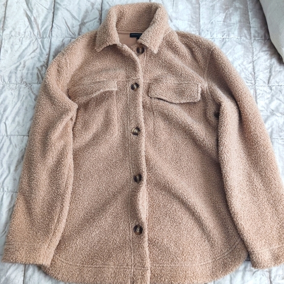 Banana Republic Jackets & Blazers - Cozy Beige Sherpa  Banana republic Jacket